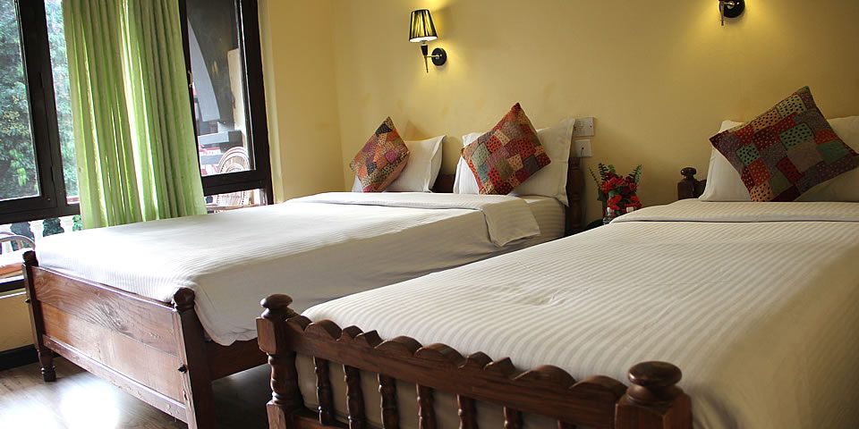 deluxe-bedroom-1