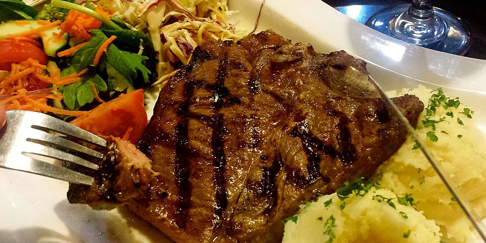 grid-pic-BarAndDining-TBoneSteak